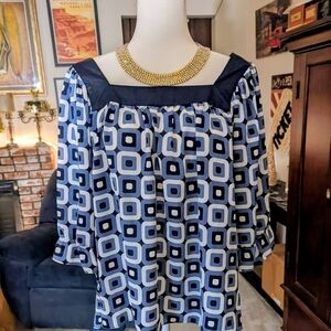 Violet & Claire Navy and White Geometric Blouse